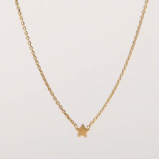 Collana da donna con stella minimal e catena sottile