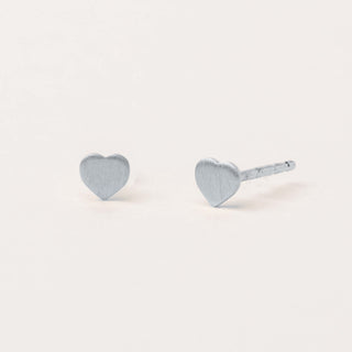 Orecchini a cuore minimal in argento 925 fatti a mano