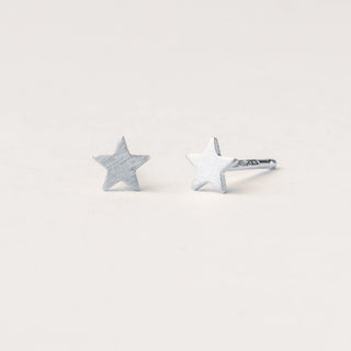 Orecchini a stella minimal in argento 925 fatti a mano