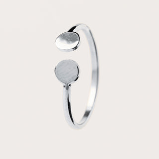 Anello regolabile minimal con elementi circolari in argento 925