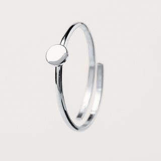 Anello regolabile minimal con elemento circolare in argento 925