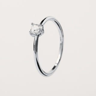 Anello in argento 925 con zircone taglio cuore punto luce