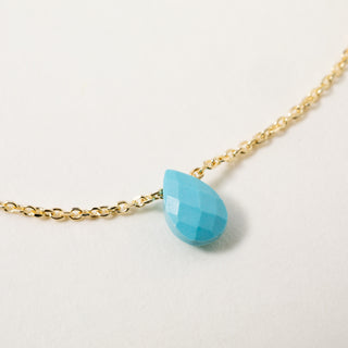 Bracciale in argento 925 placcato oro con pendente a forma di goccia in turchese sintetico