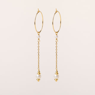 Orecchini a cerchio in argento 925 placcato oro con catena pendente e perla finale da 5 cm