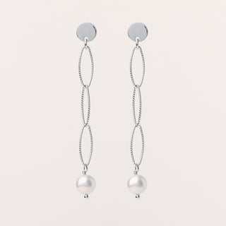 Orecchini con perla naturale eleganti e luminosi.