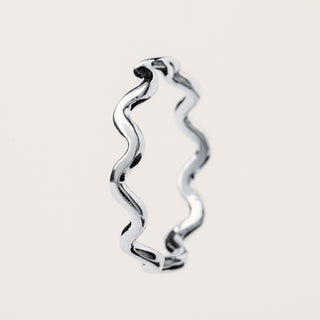 Anello argento  ondulato design moderno