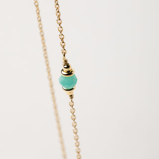 Collana sottile oro con pietra naturale centrale
