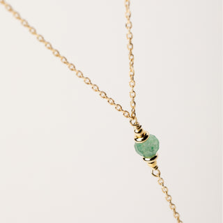 Collana Y oro con pietra naturale pendente