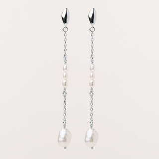 Orecchini lunghi con perle d'acqua dolce e catena Argento