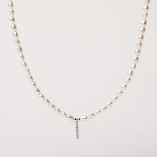 Collana in argento Argento rodiato con vere perle d'acqua dolce, design elegante.