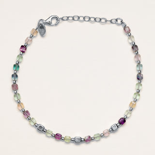 Bracciale a catena in argento rodiato con fluorite a cubo.