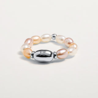 Anello regolabile con perle d’acqua dolce multicolor