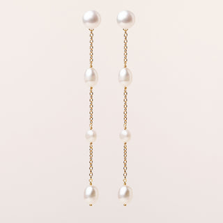 Orecchini pendenti lunghi 8,5 cm in argento 925 placcato oro con perle d’acqua dolce a cascata