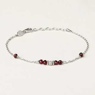 Bracciale in argento 925 Rodiato con granato naturale dal design geometrico essenziale.