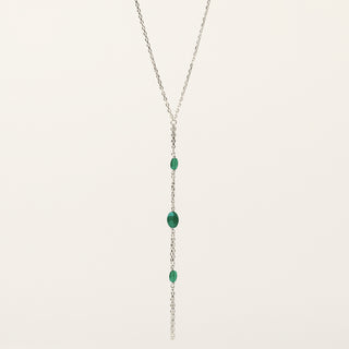 Collana in argento 925 Rodiato con cristallo verde dal design geometrico essenziale.