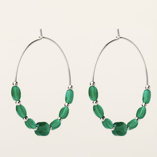 Orecchini in argento 925 Rodiato con cristallo verde dal design geometrico essenziale.