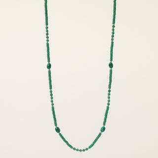 Collana in argento 925 Rodiato con cristallo verde dal design geometrico essenziale.