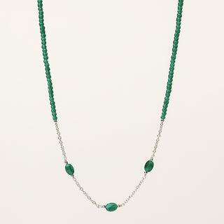 Collana in argento 925 Rodiato con cristallo verde dal design geometrico essenziale.