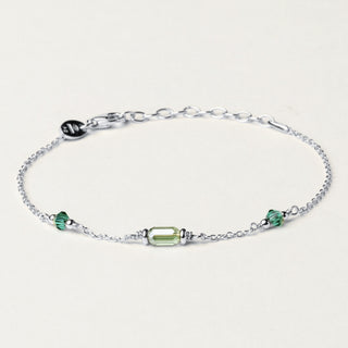 Bracciale in argento 925 Rodiato con cristallo verde dal design geometrico essenziale.