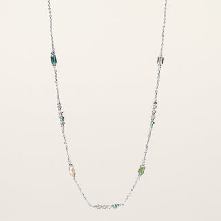 Collana in argento 925 Rodiato con cristallo dal design geometrico essenziale.