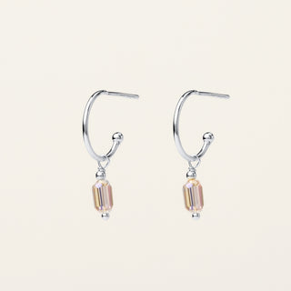 Orecchini in argento 925 Rodiato con cristalli colorati dal design geometrico essenziale.