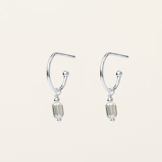 Orecchini in argento 925 Rodiato con cristalli colorati dal design geometrico essenziale.