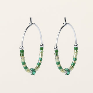 Orecchini in argento 925 Rodiato con miyuki dal design geometrico essenziale.