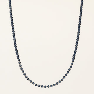 Collana in argento 925 Rodiato con cristallo ghiaccio dal design geometrico essenziale.