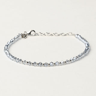 Bracciale in argento 925 Rodiato con cristallo blu dal design geometrico essenziale.