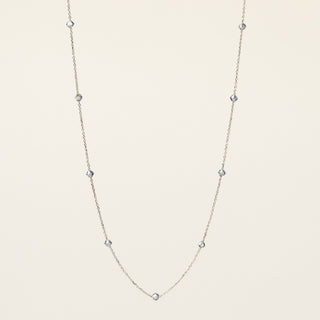 Collana in argento 925 Rodiato con cristallo rosso dal design geometrico essenziale.