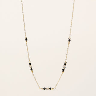 Collana in argento 925 dorato con labradorite dal design geometrico essenziale.