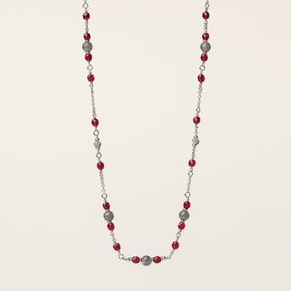 Collana in argento 925 Rodiato con labradorite e corindone dal design geometrico essenziale.