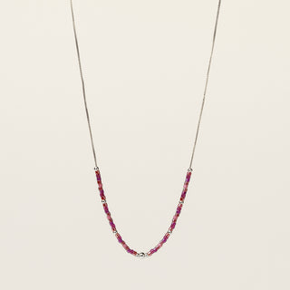 Collana in argento 925 Rodiato con miyuki dal design geometrico essenziale.