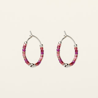 Orecchini in argento 925 Rodiato con miyuki dal design geometrico essenziale.