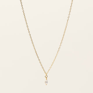 Collana catena in argento dorato con pendente zircone taglio marquise.