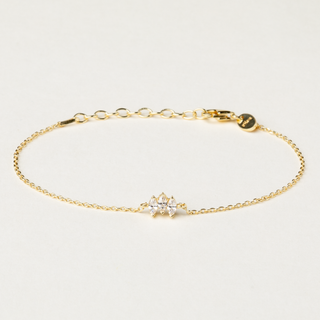 Bracciale catena in argento dorato con dettaglio centrale di zirconi marquise.