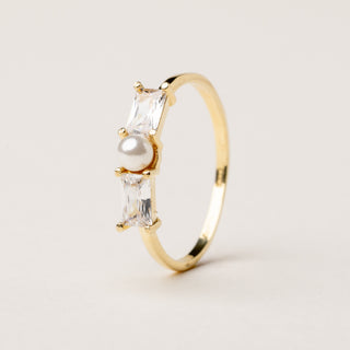 Anello a misura in argento dorato con perla naturale d'acqua dolce e zirconi.