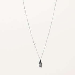 Collana in argento 925 Rodiato con zirconia dal design geometrico essenziale.