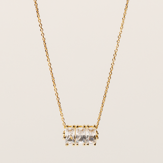 Collana catenina sottile in argento dorato con motivo centrale in zirconi.
