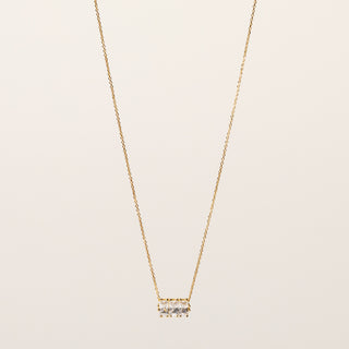 Collana catenina sottile in argento dorato con motivo centrale in zirconi.
