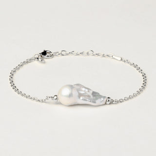 Bracciale in argento 925 Rodiato con perle d'acqua dolce dal design geometrico essenziale.